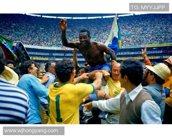 足球场上十大传奇球星激烈对决 打架画面震撼全场