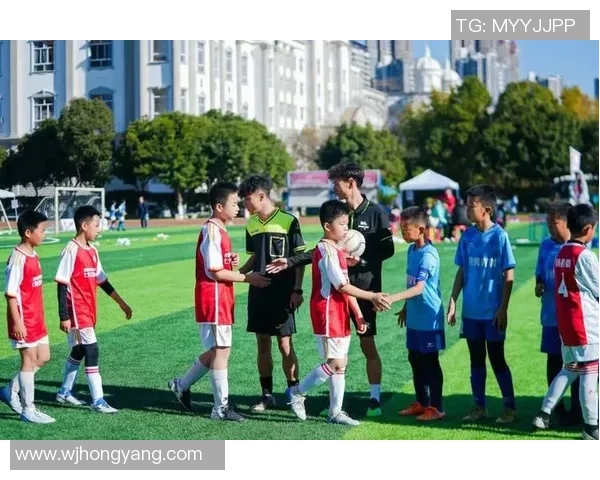 如何正确进行足球赛球星握手礼仪展示及技巧教程